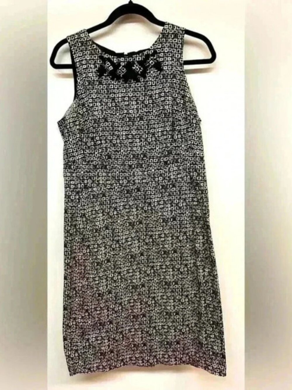 Jones New York Sleeveless Professional/Office Dress - Black and Cream Pattern